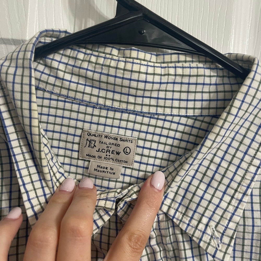 Button down - Picture 2 of 2